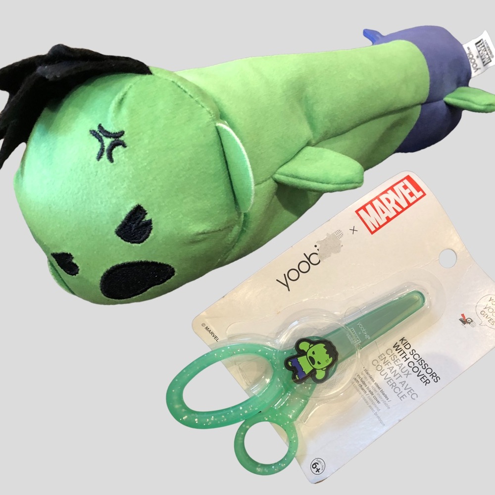 Yoobi Incredible Hulk 3-D Plush Microfiber Zipper Pouch And Scissors